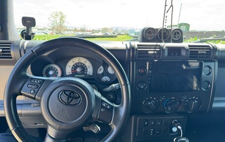 Toyota FJ Cruiser, 2011 год, 3 550 000 рублей, 9 фотография