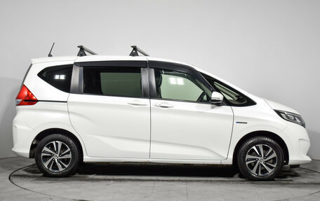 Honda Freed II, 2016 год, 1 590 000 рублей, 4 фотография