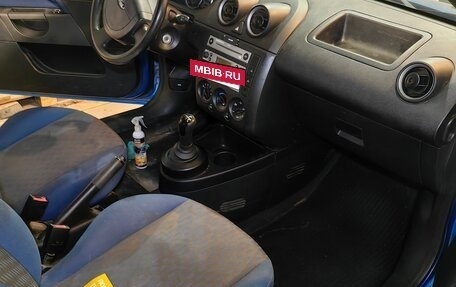 Ford Fiesta, 2005 год, 200 000 рублей, 13 фотография