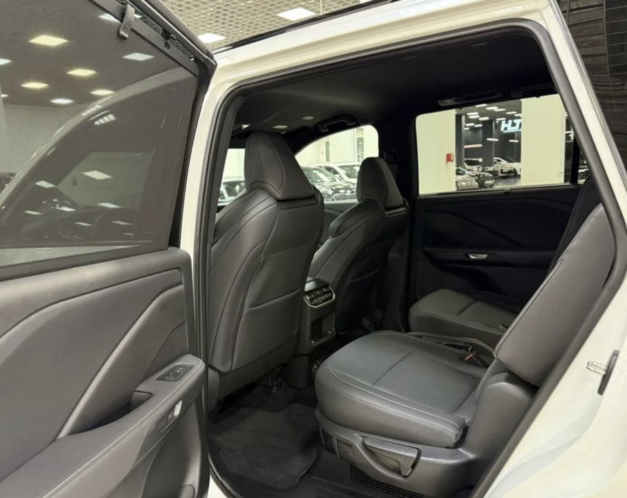 Lexus TX, 2026 год, 13 000 000 рублей, 12 фотография