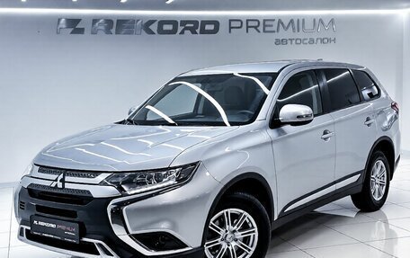 Mitsubishi Outlander III рестайлинг 3, 2019 год, 2 332 400 рублей, 1 фотография
