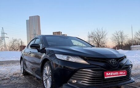 Toyota Camry, 2018 год, 2 320 000 рублей, 1 фотография
