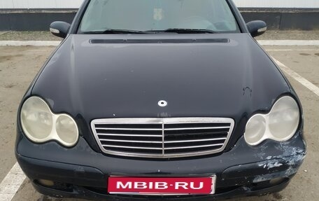 Mercedes-Benz C-Класс, 2004 год, 400 000 рублей, 1 фотография