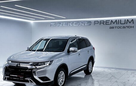 Mitsubishi Outlander III рестайлинг 3, 2019 год, 2 332 400 рублей, 5 фотография