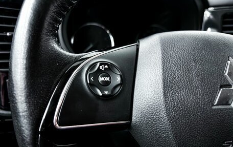 Mitsubishi Outlander III рестайлинг 3, 2019 год, 2 332 400 рублей, 10 фотография