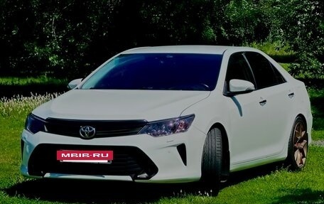 Toyota Camry, 2015 год, 1 875 000 рублей, 6 фотография