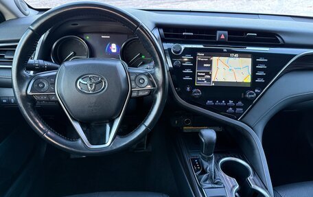 Toyota Camry, 2018 год, 2 320 000 рублей, 10 фотография