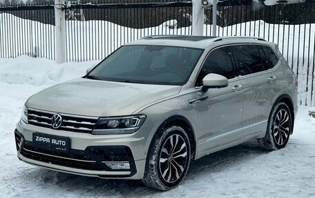 Volkswagen Tiguan II, 2021 год, 3 229 000 рублей, 3 фотография