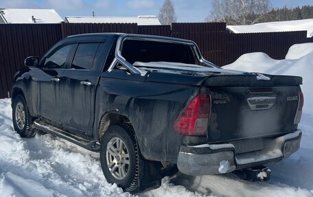 Toyota Hilux VIII, 2016 год, 2 850 000 рублей, 2 фотография