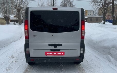 Renault Trafic, 2011 год, 1 550 000 рублей, 3 фотография