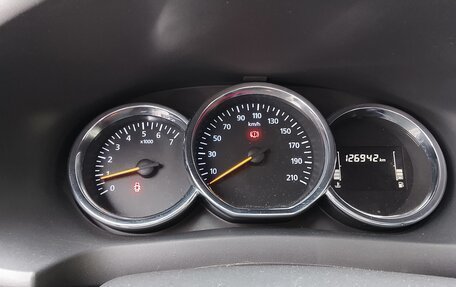 Renault Logan II, 2022 год, 1 100 000 рублей, 5 фотография