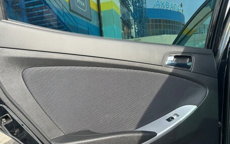 Hyundai Solaris II рестайлинг, 2013 год, 855 000 рублей, 23 фотография