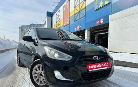 Hyundai Solaris II рестайлинг, 2013 год, 855 000 рублей, 30 фотография