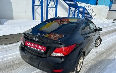 Hyundai Solaris II рестайлинг, 2013 год, 855 000 рублей, 36 фотография
