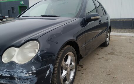 Mercedes-Benz C-Класс, 2004 год, 400 000 рублей, 2 фотография