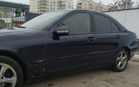 Mercedes-Benz C-Класс, 2004 год, 400 000 рублей, 3 фотография