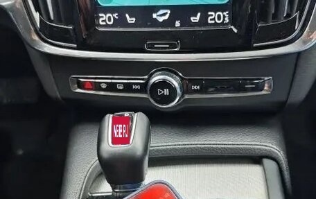 Volvo S90 II рестайлинг, 2017 год, 2 500 000 рублей, 14 фотография