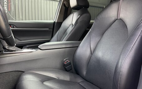 Toyota Camry, 2021 год, 3 100 000 рублей, 10 фотография