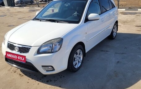 KIA Rio II, 2011 год, 650 000 рублей, 1 фотография