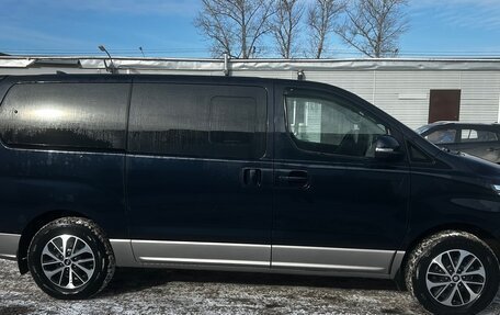 Hyundai Grand Starex Grand Starex I рестайлинг 2, 2020 год, 4 450 000 рублей, 2 фотография