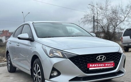 Hyundai Solaris II рестайлинг, 2020 год, 1 720 000 рублей, 5 фотография