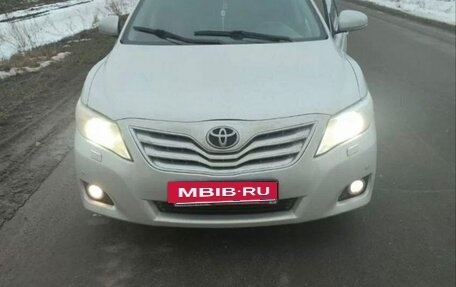 Toyota Camry, 2011 год, 1 000 000 рублей, 2 фотография