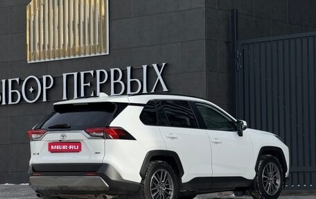 Toyota RAV4, 2021 год, 3 999 999 рублей, 2 фотография