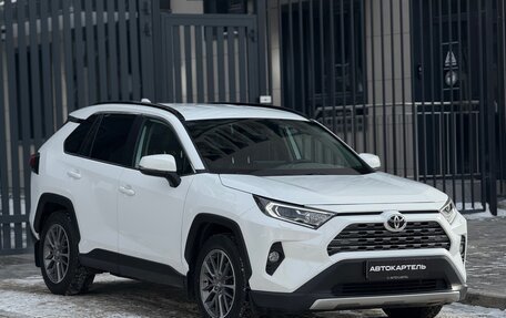 Toyota RAV4, 2021 год, 3 999 999 рублей, 12 фотография
