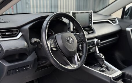 Toyota RAV4, 2021 год, 3 999 999 рублей, 28 фотография