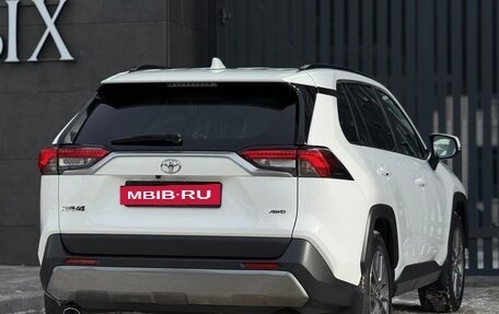 Toyota RAV4, 2021 год, 3 999 999 рублей, 17 фотография
