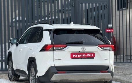 Toyota RAV4, 2021 год, 3 999 999 рублей, 21 фотография