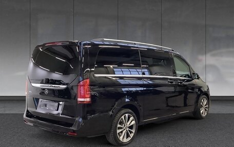Mercedes-Benz V-Класс, 2023 год, 10 990 000 рублей, 3 фотография