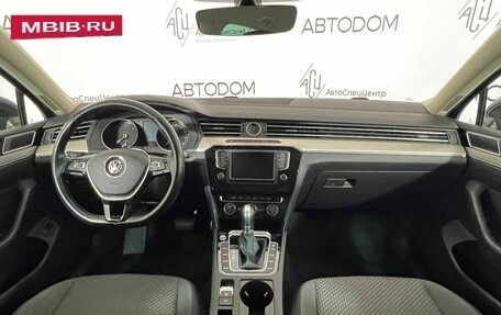 Volkswagen Passat B8 рестайлинг, 2017 год, 1 697 000 рублей, 9 фотография