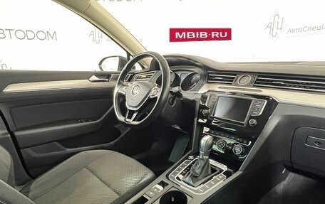 Volkswagen Passat B8 рестайлинг, 2017 год, 1 697 000 рублей, 10 фотография