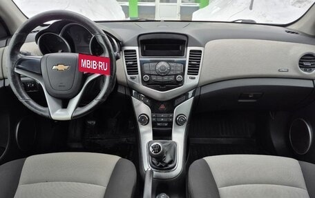 Chevrolet Cruze II, 2012 год, 676 000 рублей, 9 фотография