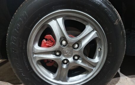 Mitsubishi Outlander III рестайлинг 3, 2002 год, 500 000 рублей, 14 фотография