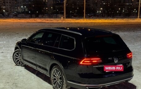 Volkswagen Passat B8 рестайлинг, 2015 год, 2 400 000 рублей, 17 фотография