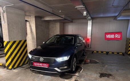 Volkswagen Passat B8 рестайлинг, 2015 год, 2 400 000 рублей, 20 фотография