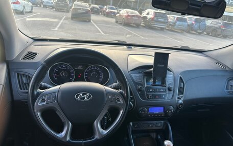 Hyundai ix35 I рестайлинг, 2013 год, 890 000 рублей, 14 фотография