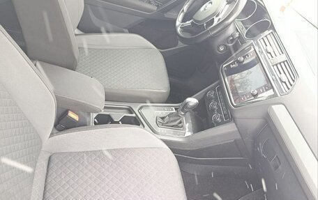 Volkswagen Tiguan II, 2019 год, 2 000 000 рублей, 5 фотография