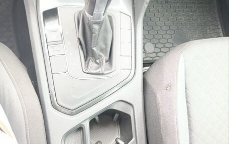 Volkswagen Tiguan II, 2019 год, 2 000 000 рублей, 6 фотография