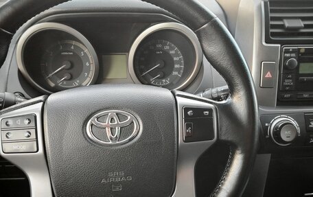 Toyota Land Cruiser Prado 150 рестайлинг 2, 2012 год, 3 100 000 рублей, 24 фотография