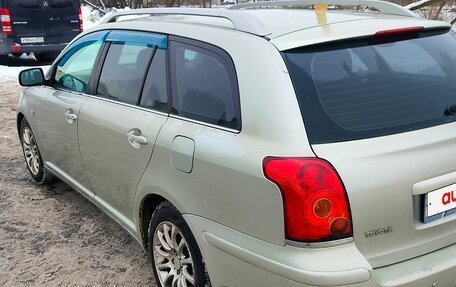 Toyota Avensis III рестайлинг, 2004 год, 530 000 рублей, 4 фотография
