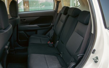 Mitsubishi Outlander III рестайлинг 3, 2021 год, 2 135 000 рублей, 15 фотография