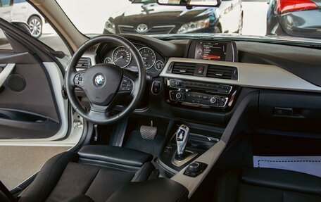 BMW 3 серия, 2017 год, 1 955 000 рублей, 16 фотография