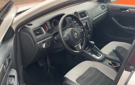 Volkswagen Jetta VI, 2012 год, 945 000 рублей, 8 фотография