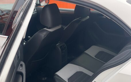 Volkswagen Jetta VI, 2012 год, 945 000 рублей, 7 фотография