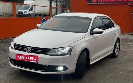 Volkswagen Jetta VI, 2012 год, 945 000 рублей, 2 фотография