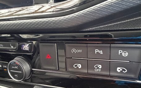 Volkswagen Multivan T6 рестайлинг, 2021 год, 6 250 000 рублей, 12 фотография