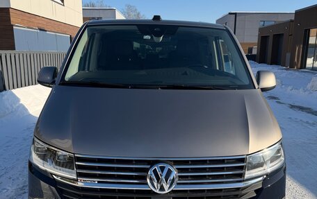 Volkswagen Multivan T6 рестайлинг, 2021 год, 6 250 000 рублей, 3 фотография